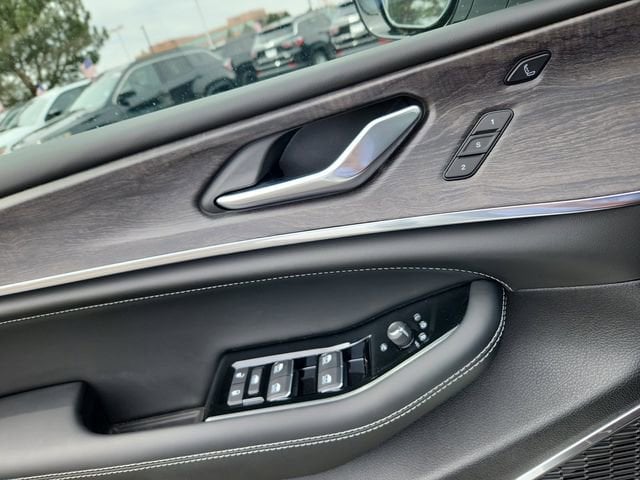 2025 Jeep Grand Cherokee Overland - Photo 21