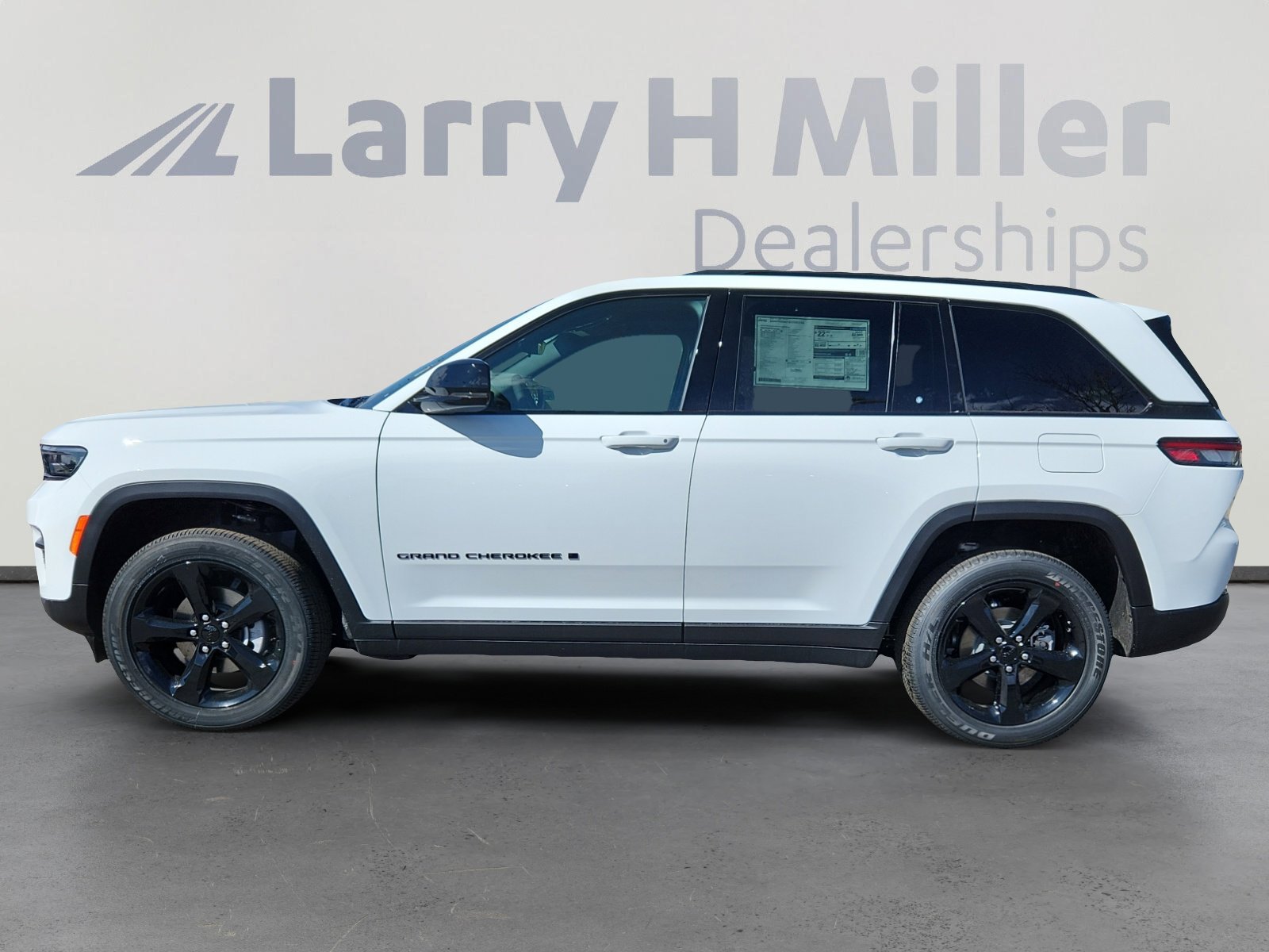 2025 Jeep Grand Cherokee Altitude X photo 2