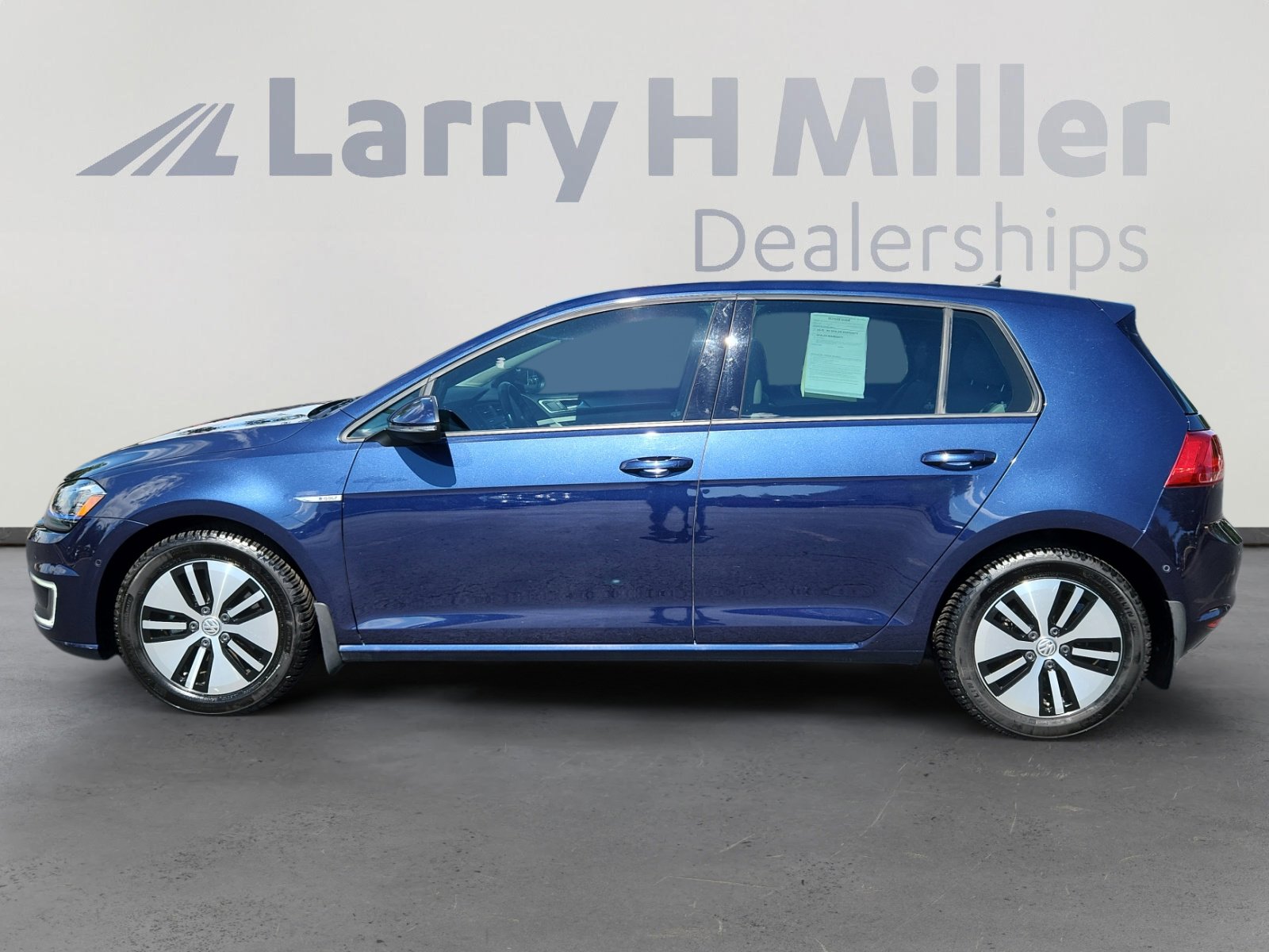 2016 Volkswagen e-Golf SEL Premium photo 2