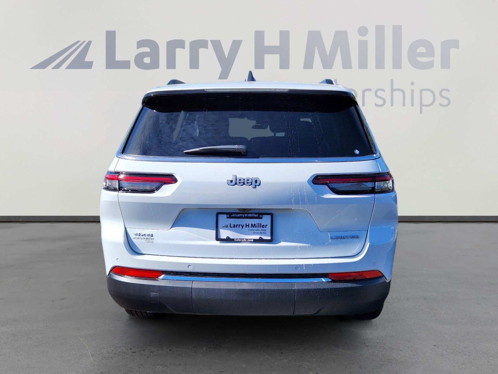 2025 Jeep Grand Cherokee Limited photo 3