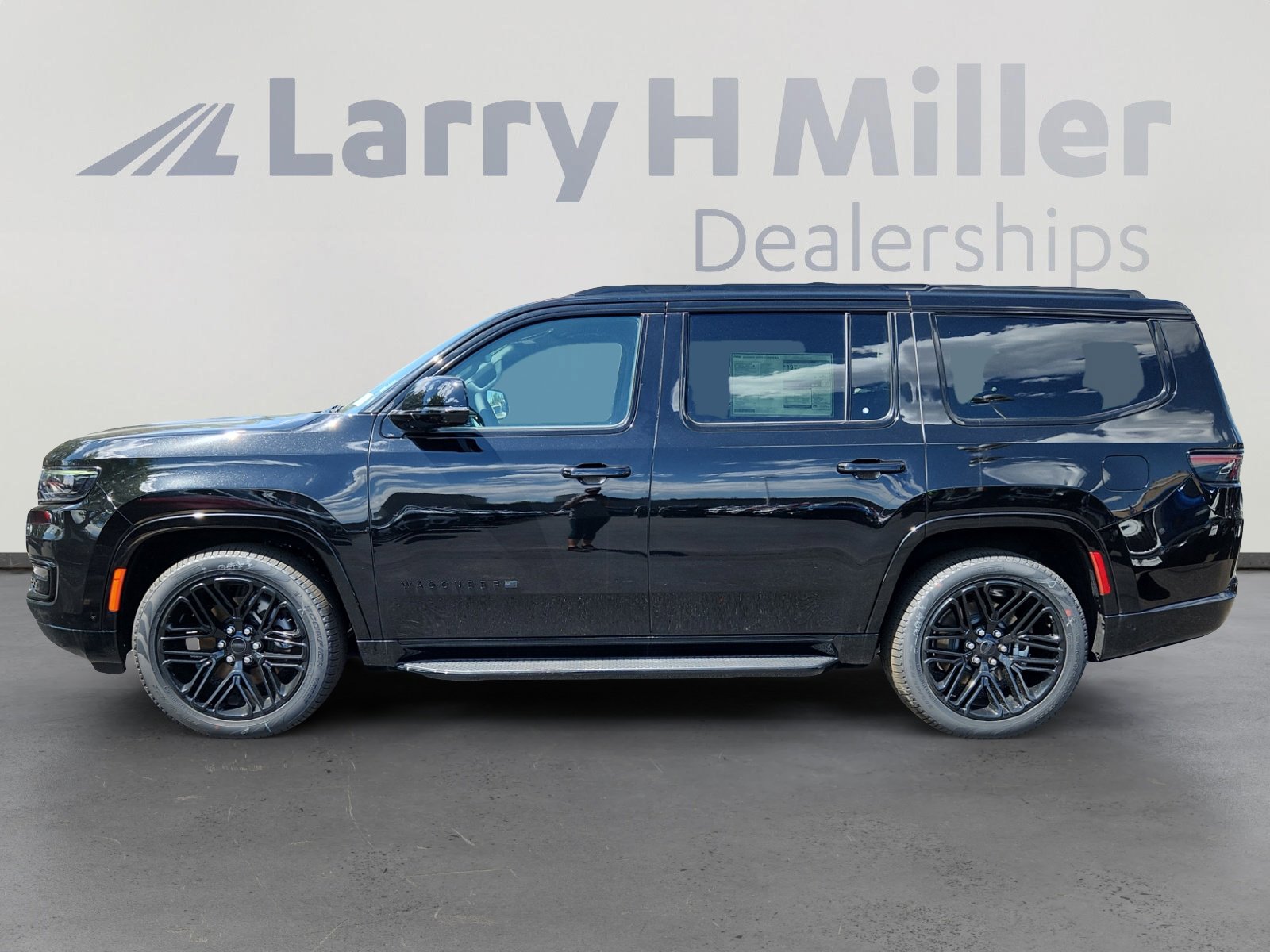 2025 Jeep Wagoneer Series II Carbide photo 2