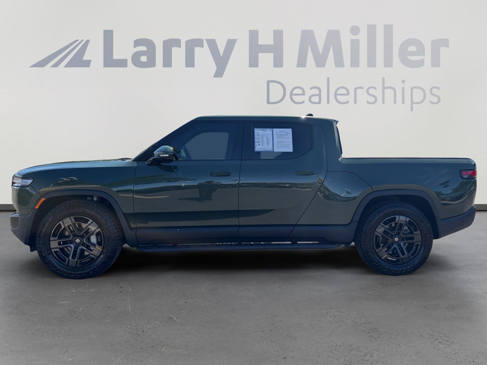 Used 2025 Rivian R1T Adventure with VIN 7FCTGBAA7SN035114 for sale in Aurora, CO