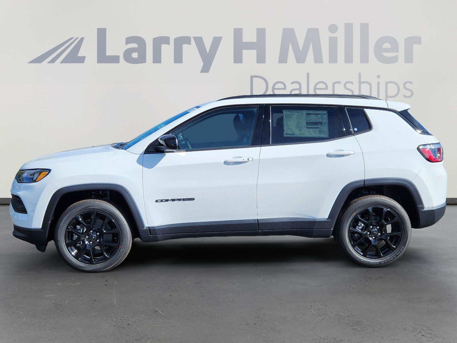 2025 Jeep Compass Latitude photo 2