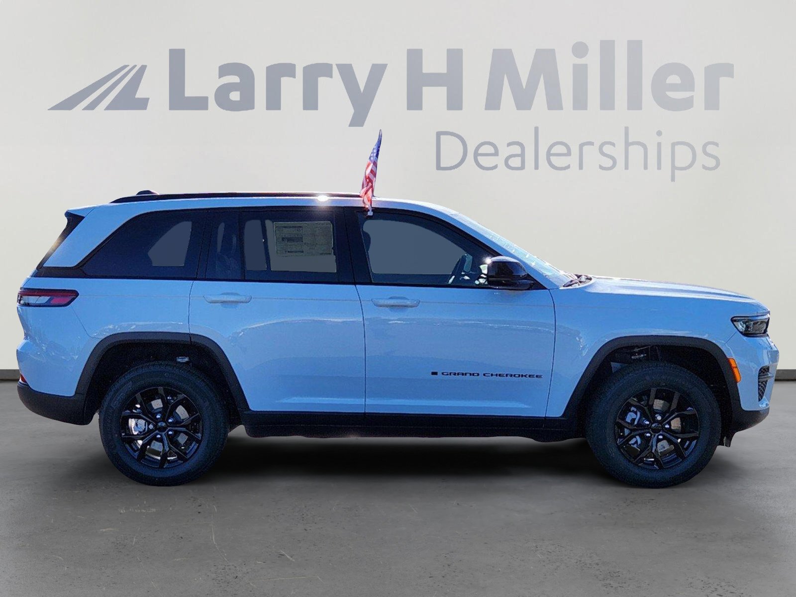 2025 Jeep Grand Cherokee Altitude X photo 4