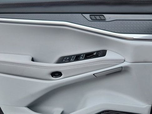2025 Jeep Wagoneer S Limited - Photo 17