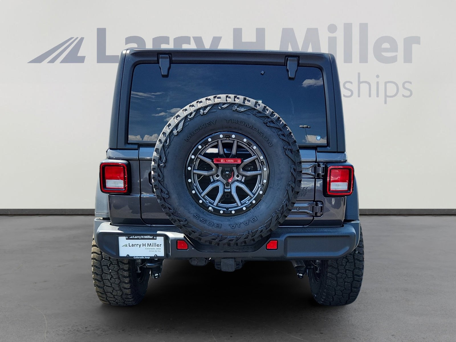 2025 Jeep Wrangler Willys photo 4