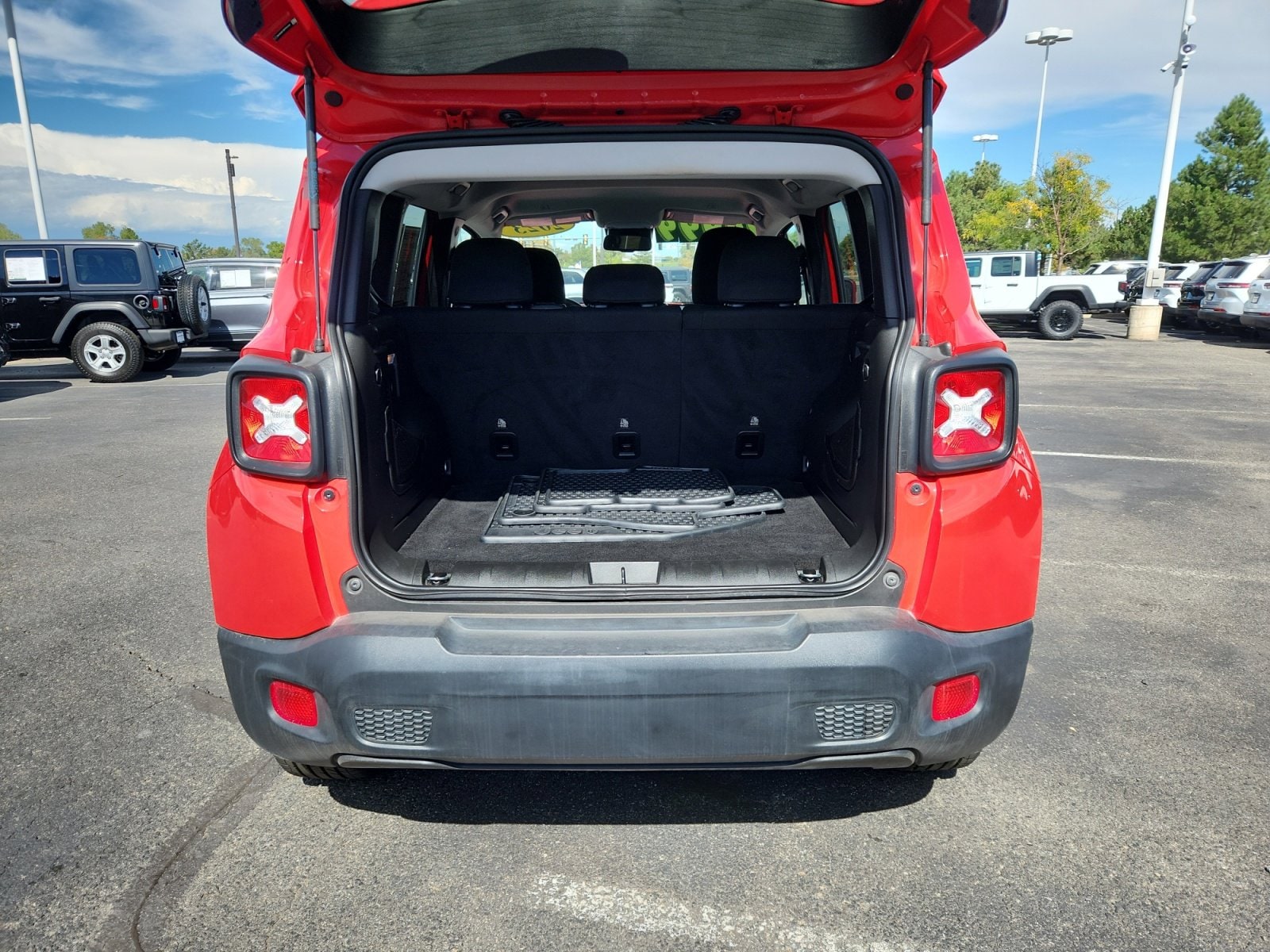 2023 Jeep Renegade Latitude photo 4