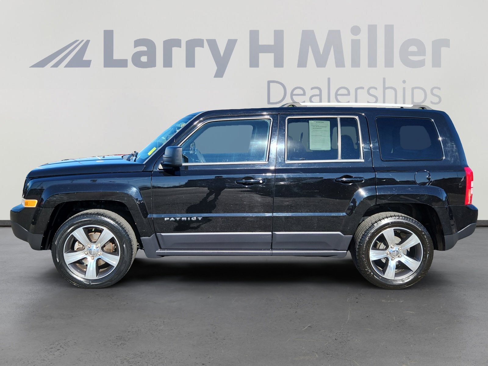 2016 Jeep Patriot Latitude High Altitude Altitude Edition photo 2