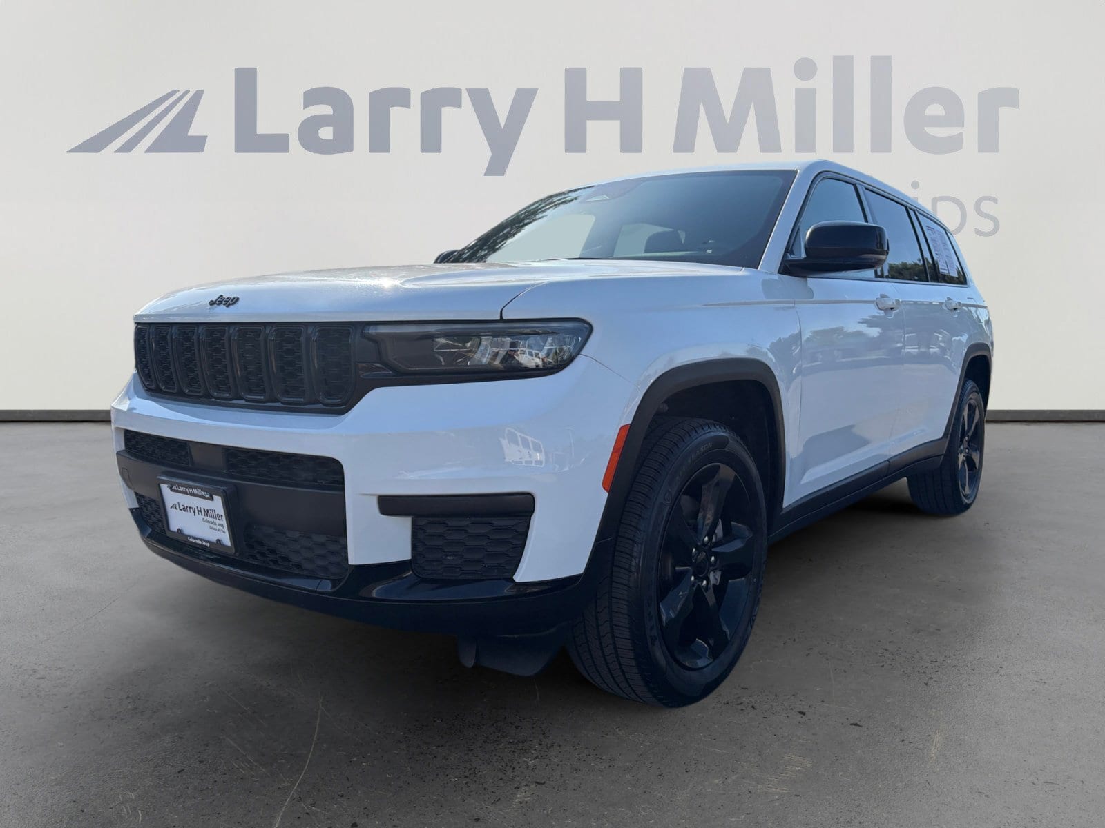 2023 Jeep Grand Cherokee L Altitude 4x4's photo