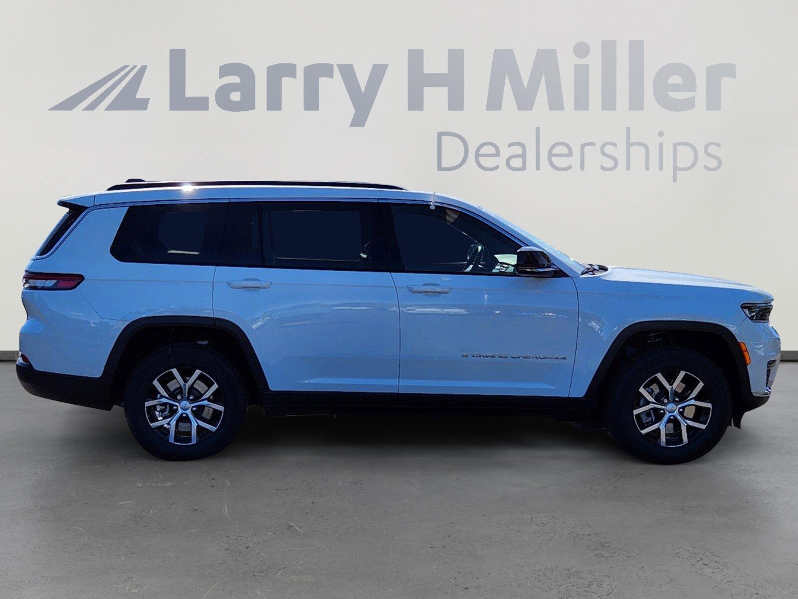 2025 Jeep Grand Cherokee Limited photo 4