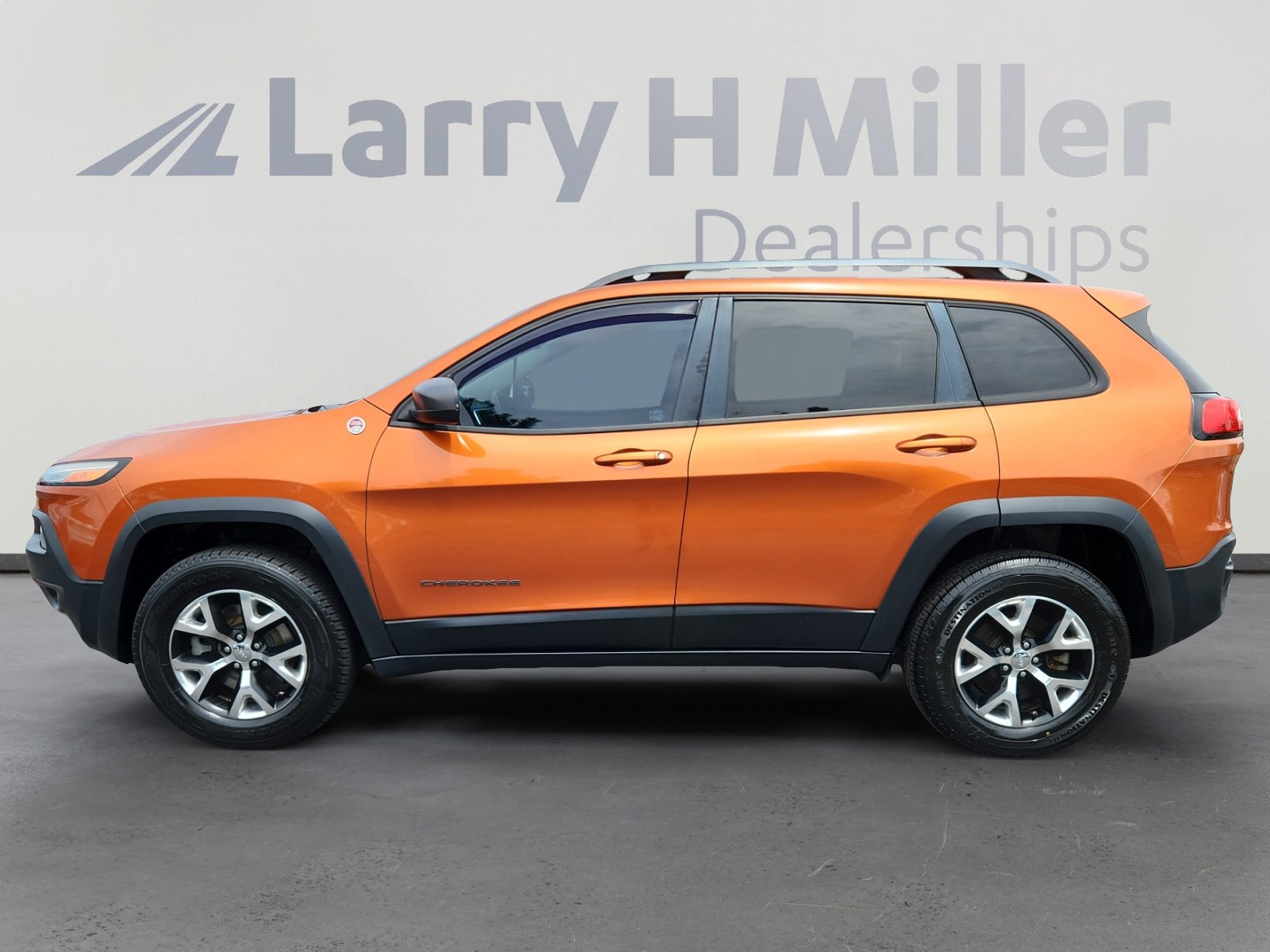 2016 Jeep Cherokee Trailhawk photo 2