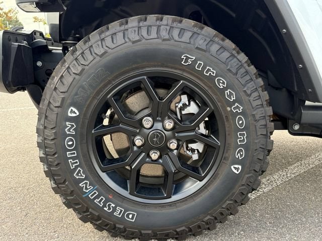 2025 Jeep Gladiator Willys - Photo 11