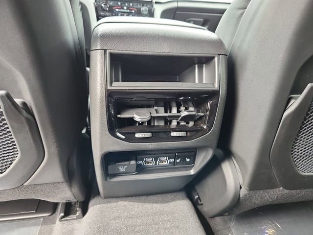 2025 Jeep Grand Cherokee Overland - Photo 31