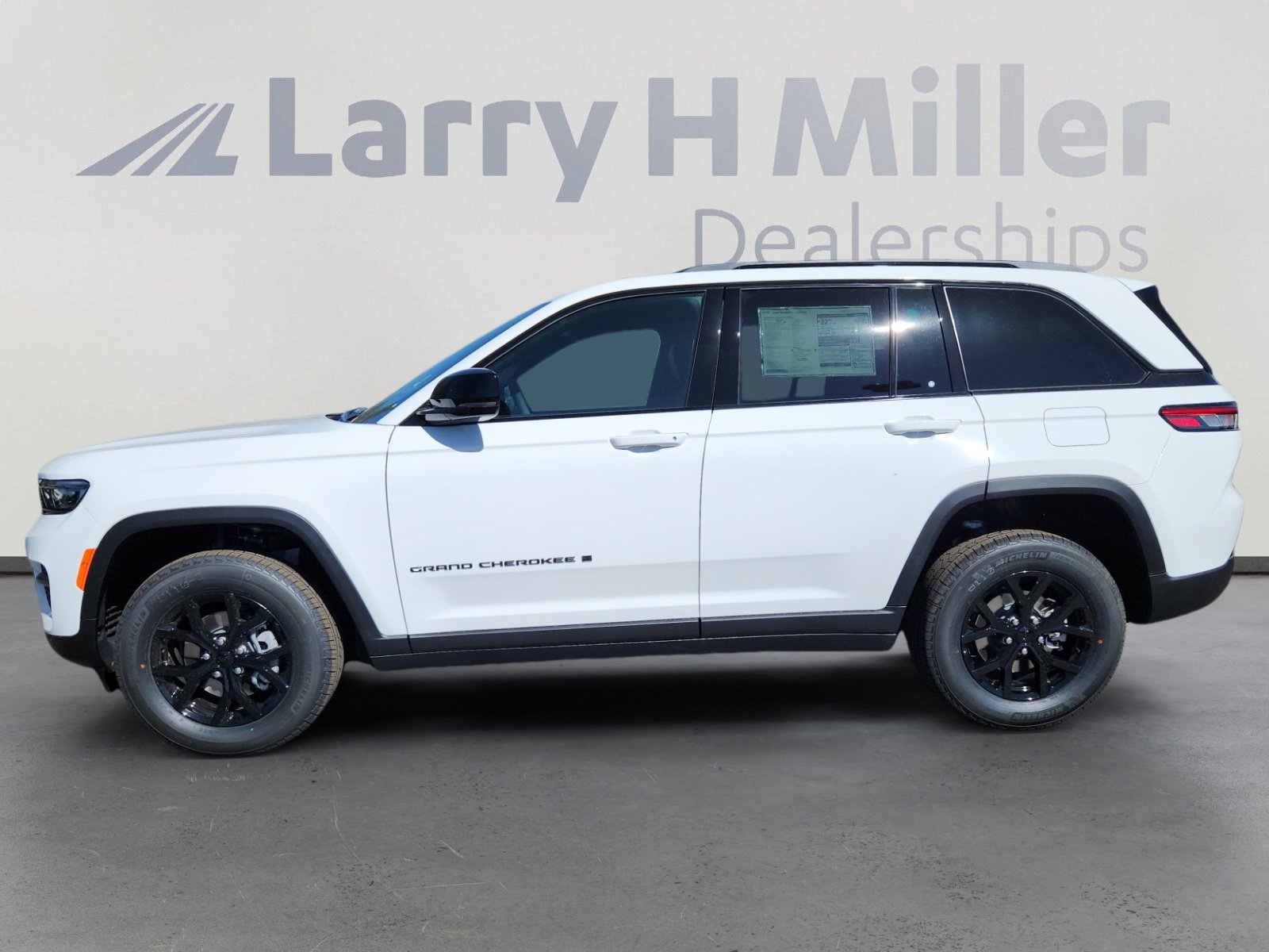 2025 Jeep Grand Cherokee Altitude X photo 2