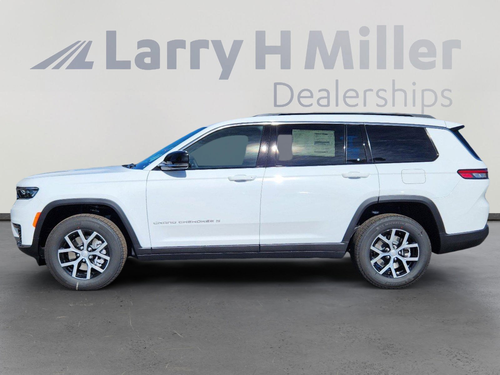2025 Jeep Grand Cherokee Limited photo 2