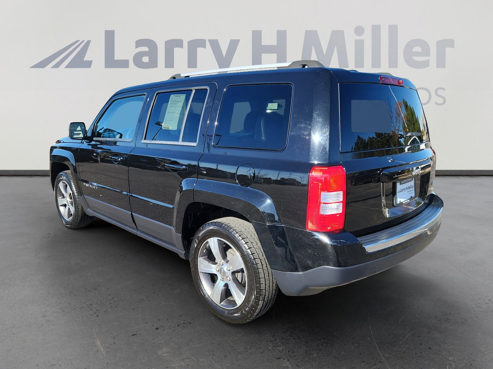 2016 Jeep Patriot Latitude High Altitude Altitude Edition photo 3
