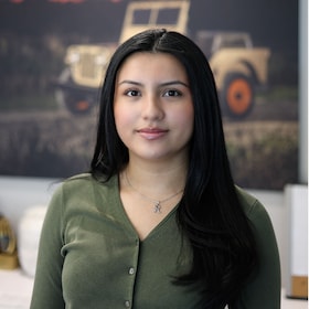 Staff member Rosa Ramirez from ID_5c5814003e11