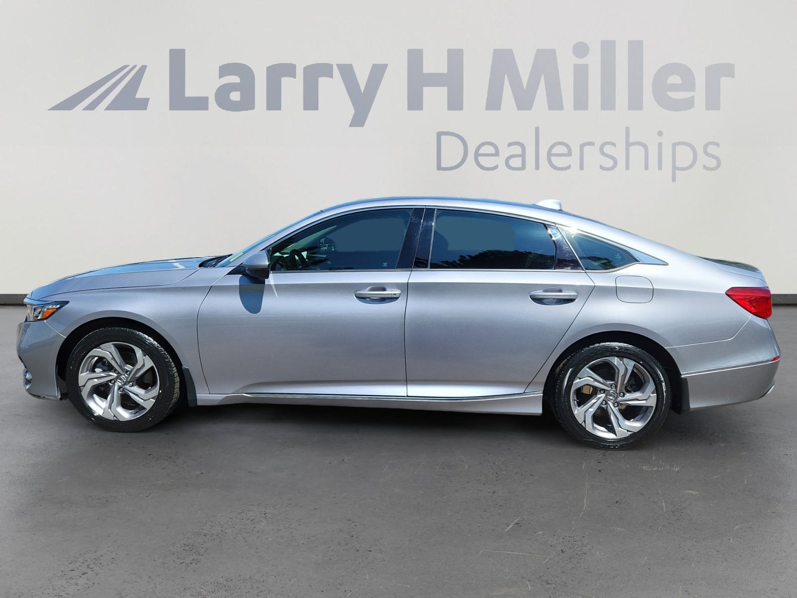 2020 Honda Accord EX-L 2.0T photo 2