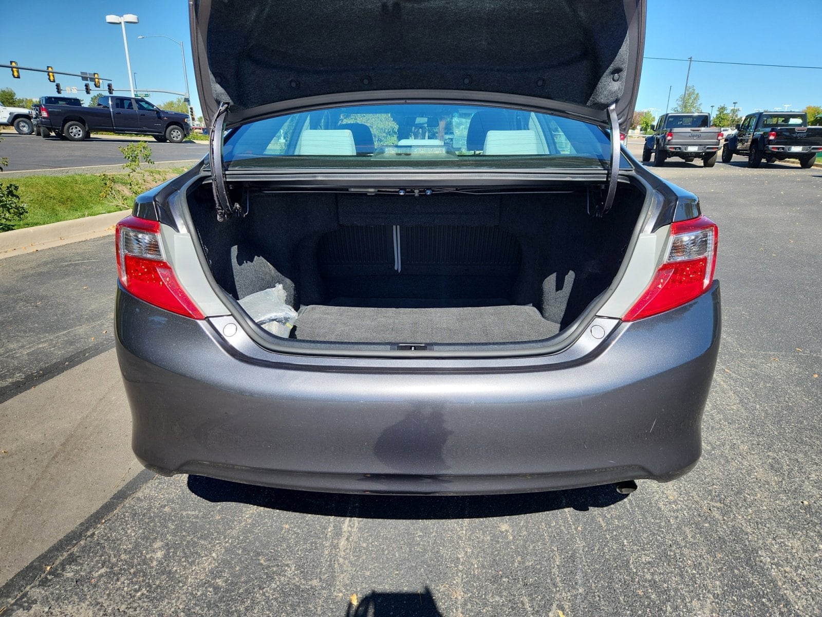 2014 Toyota Camry L photo 5