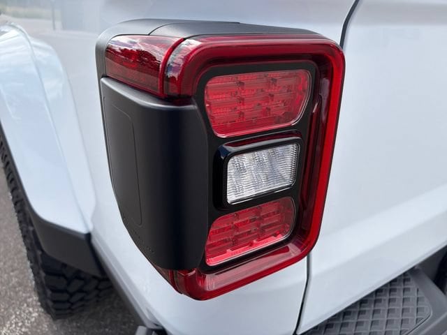 2025 Jeep Gladiator Willys - Photo 13
