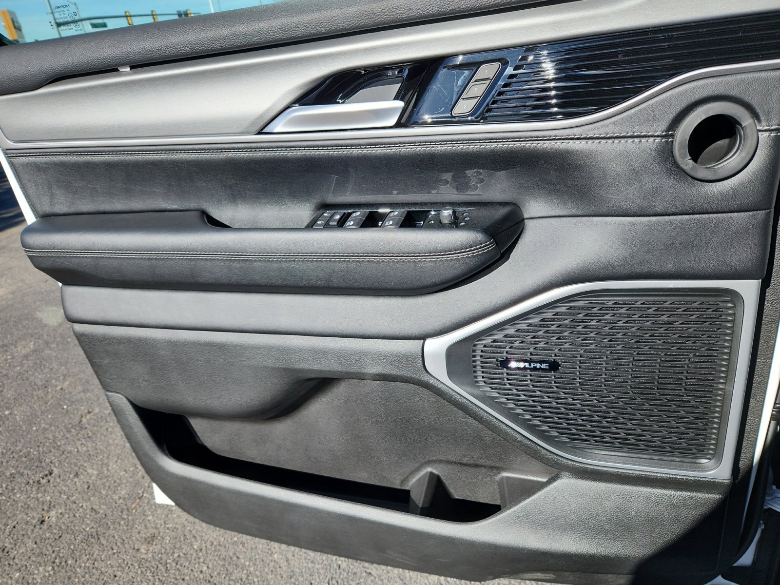 2025 Jeep Wagoneer Series II - Photo 18