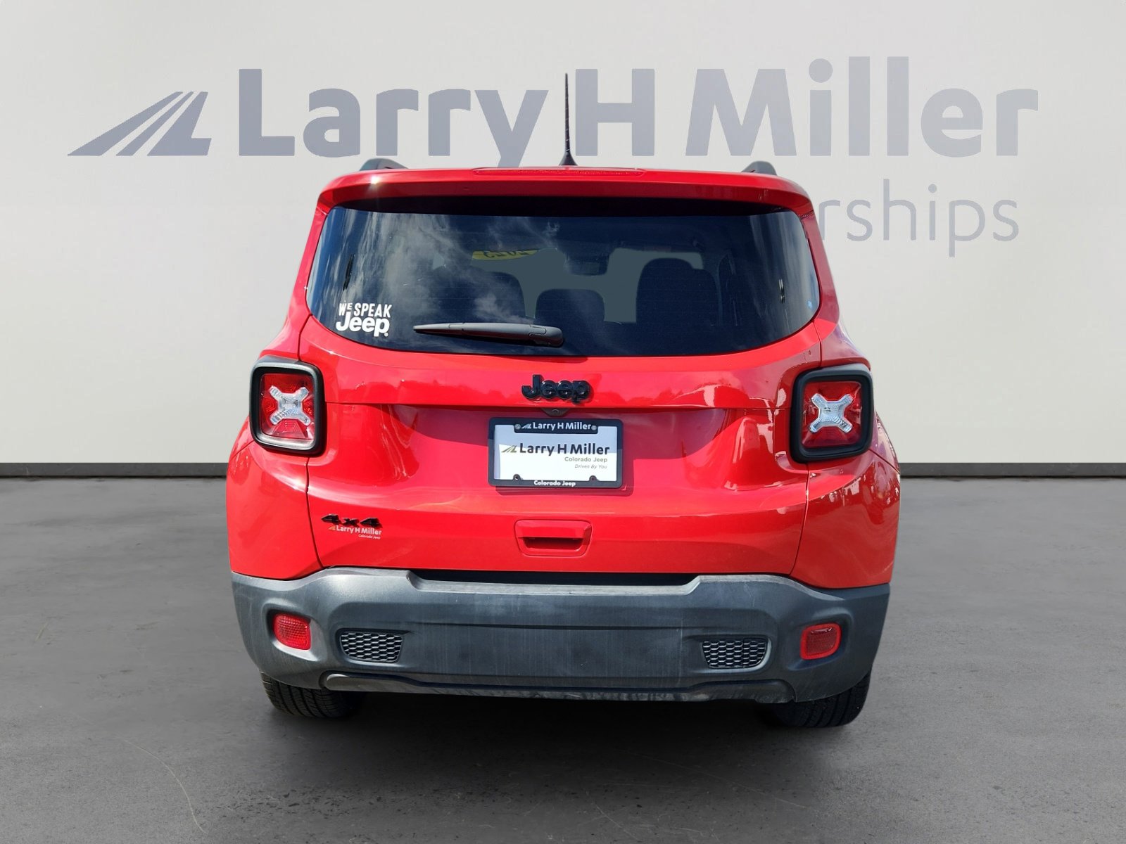2023 Jeep Renegade Latitude photo 3