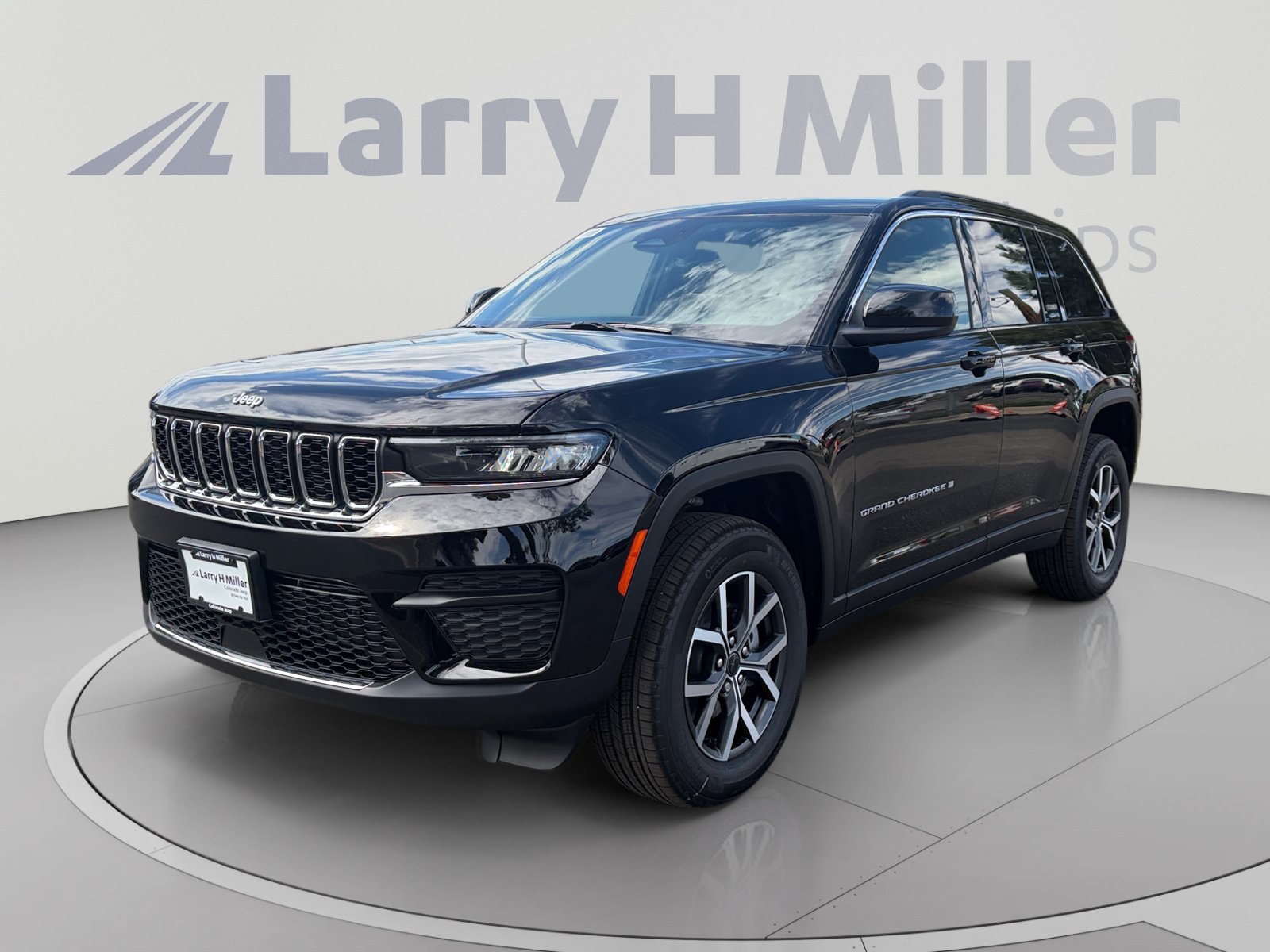 2027 Jeep Grand Cherokee Laredo X Sport Utility