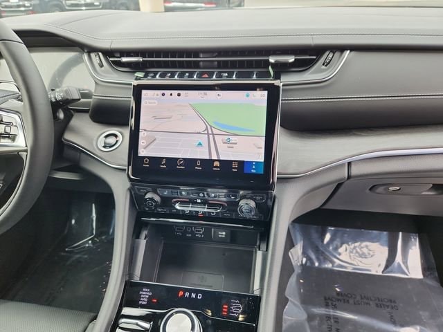 2025 Jeep Grand Cherokee Overland - Photo 25