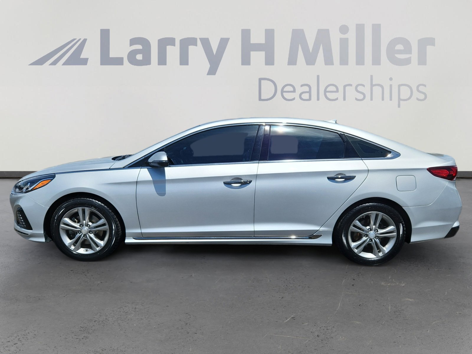 2018 Hyundai Sonata Sport photo 2