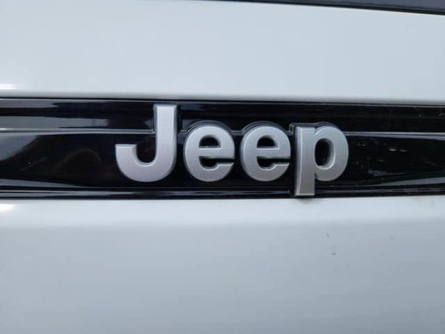 2025 Jeep Grand Cherokee Overland - Photo 11