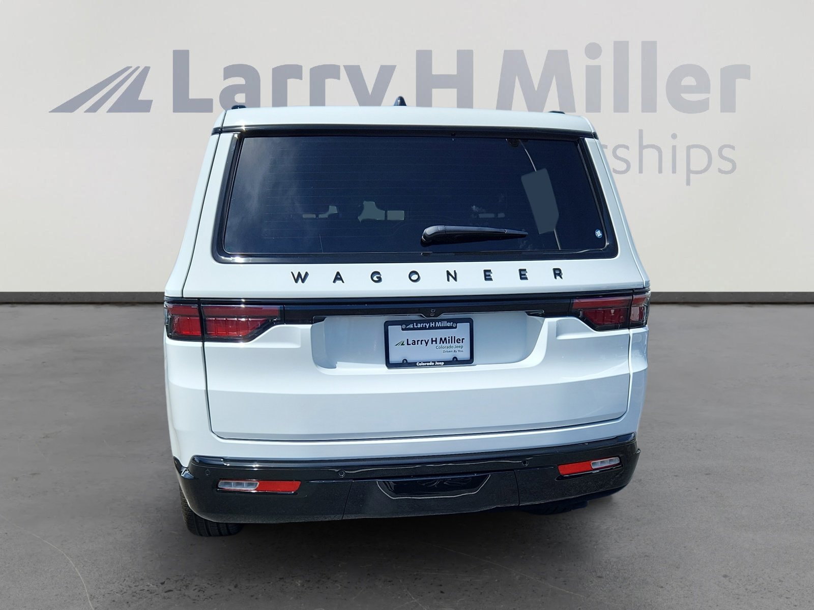 2025 Jeep Wagoneer Series II Carbide photo 4