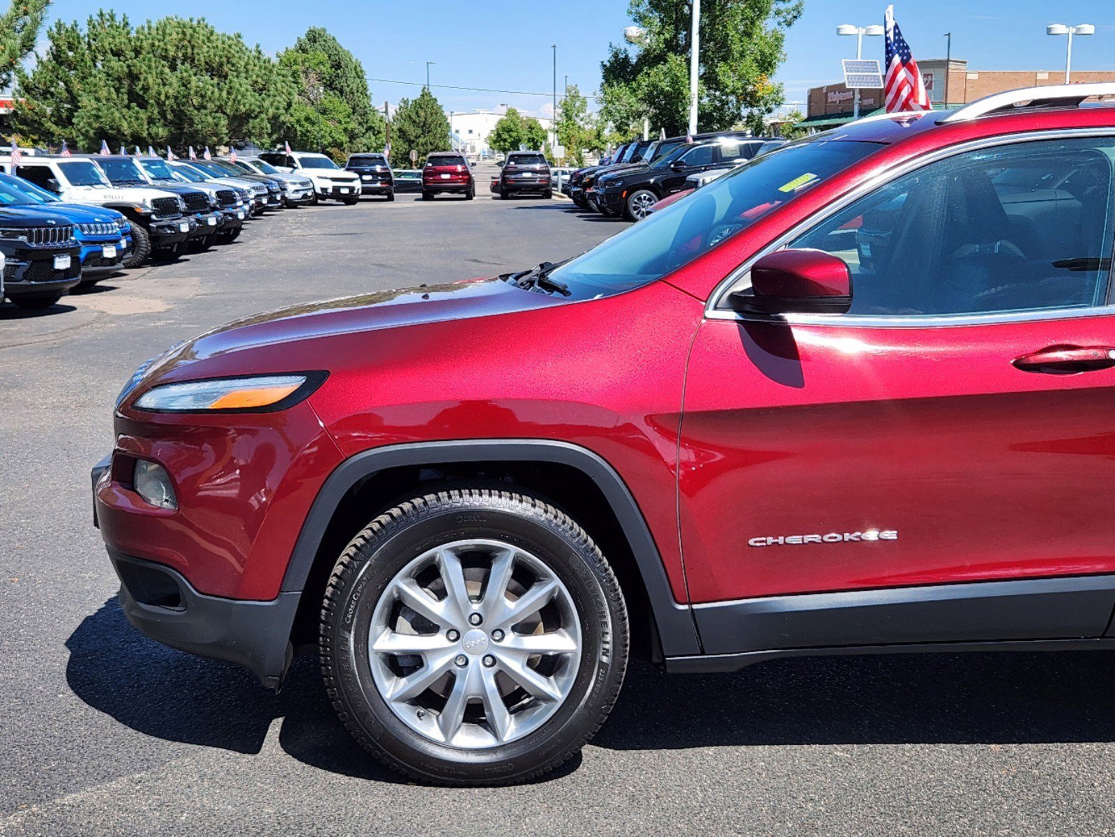 Used 2018 Jeep Cherokee Limited with VIN 1C4PJMDX6JD602728 for sale in Aurora, CO