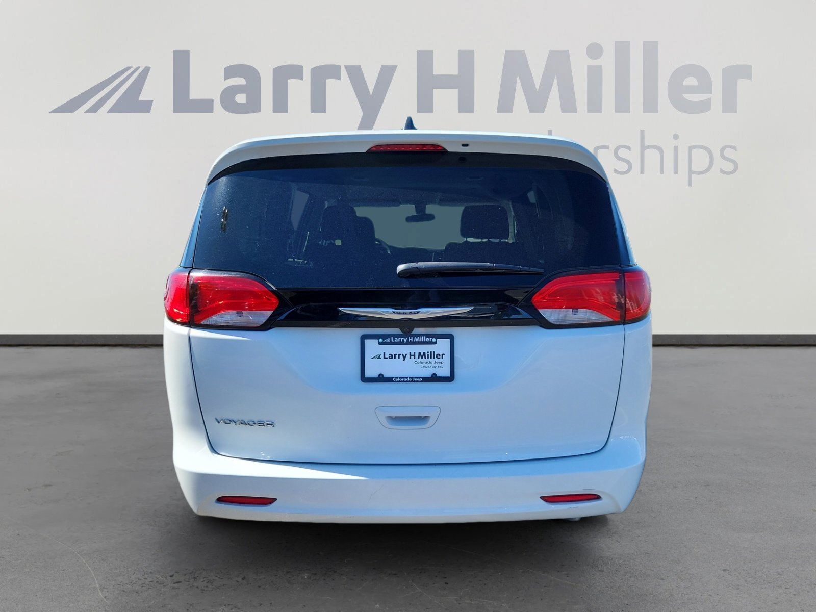 2022 Chrysler Voyager LX photo 4