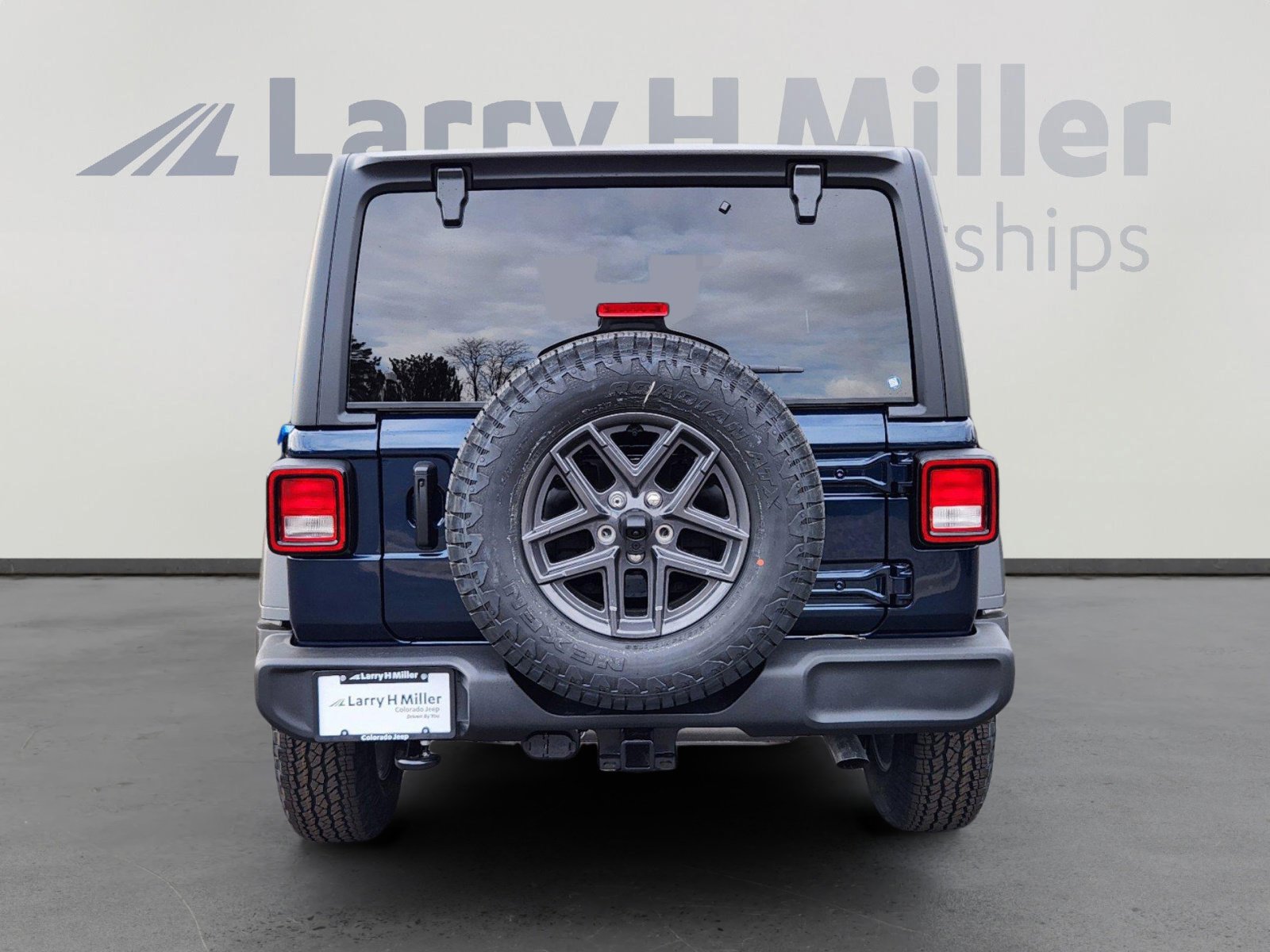 2025 Jeep Wrangler Sport S photo 3