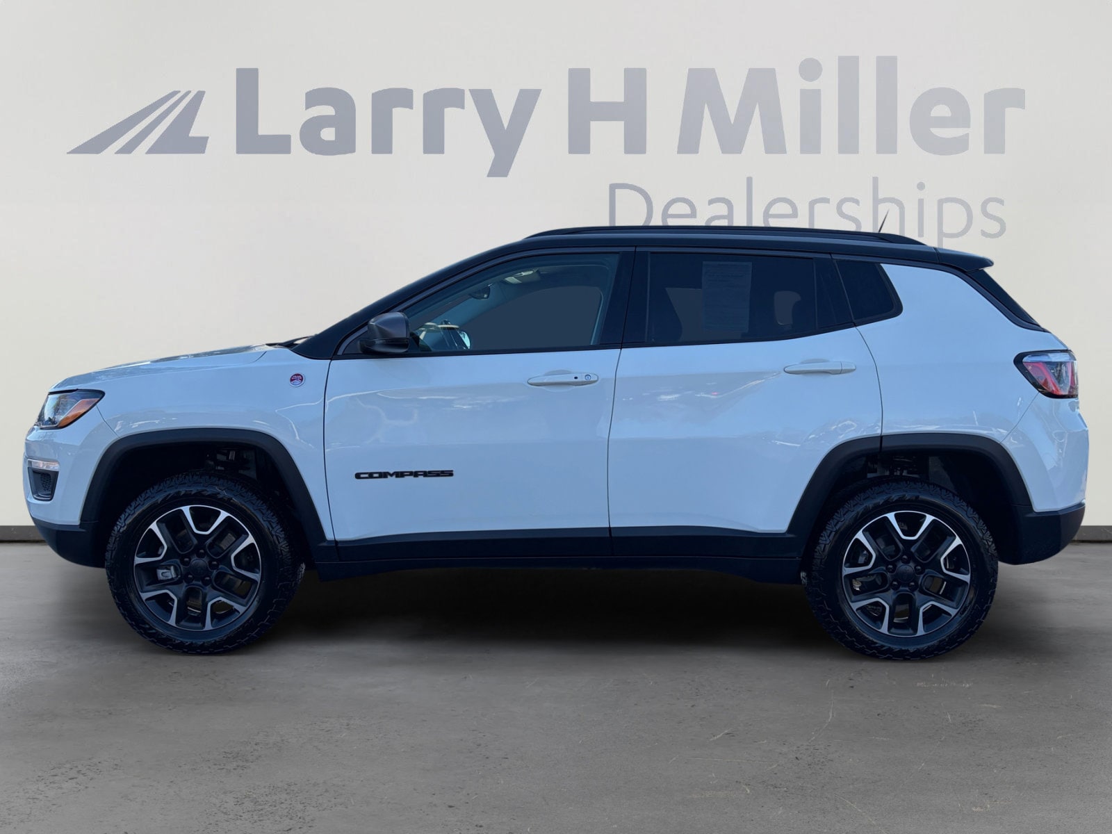 Used 2020 Jeep Compass Trailhawk with VIN 3C4NJDDB4LT163103 for sale in Aurora, CO