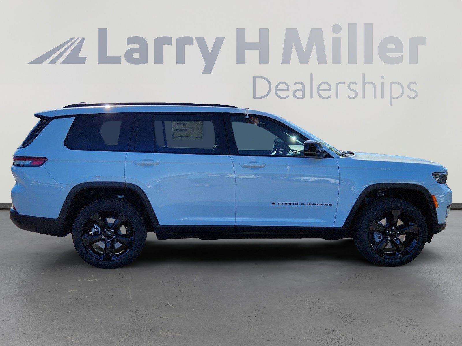2025 Jeep Grand Cherokee Limited photo 4