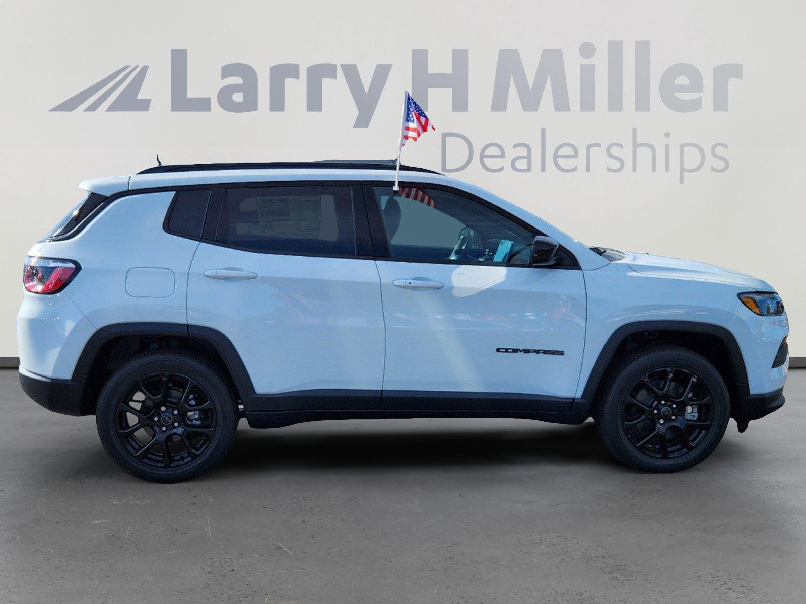 2025 Jeep Compass Latitude photo 4