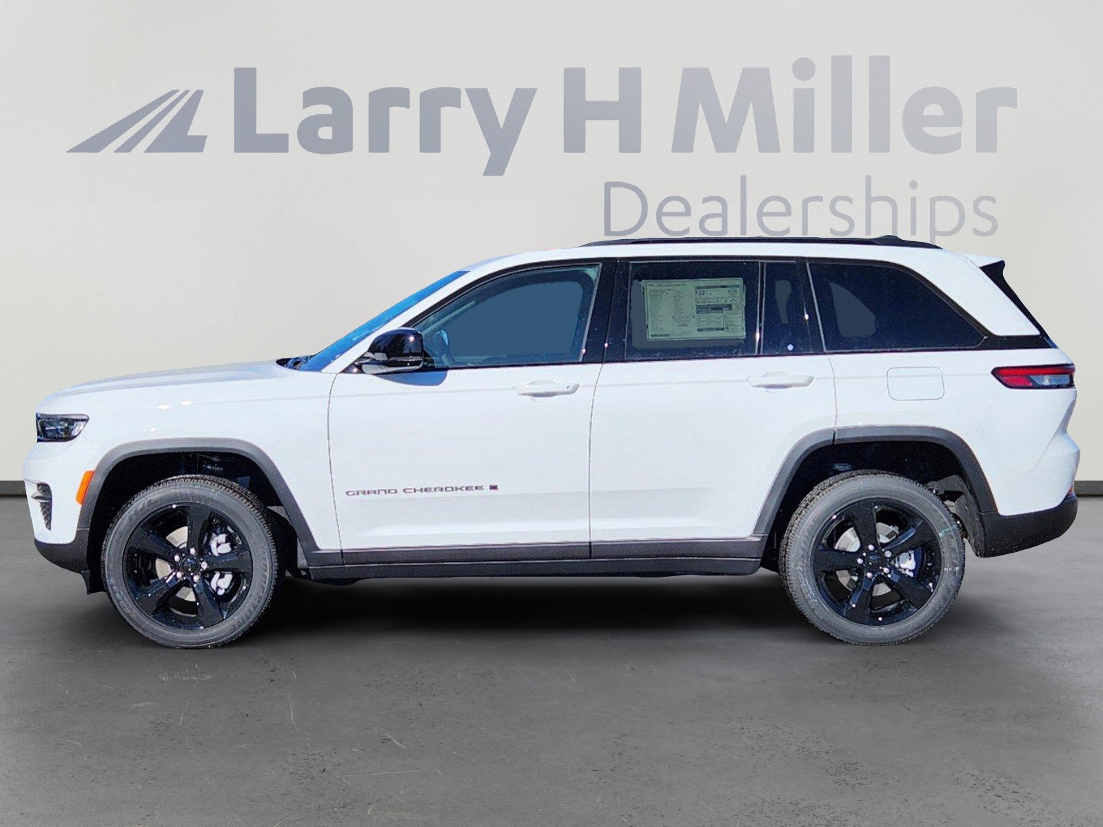 2025 Jeep Grand Cherokee Altitude X photo 2