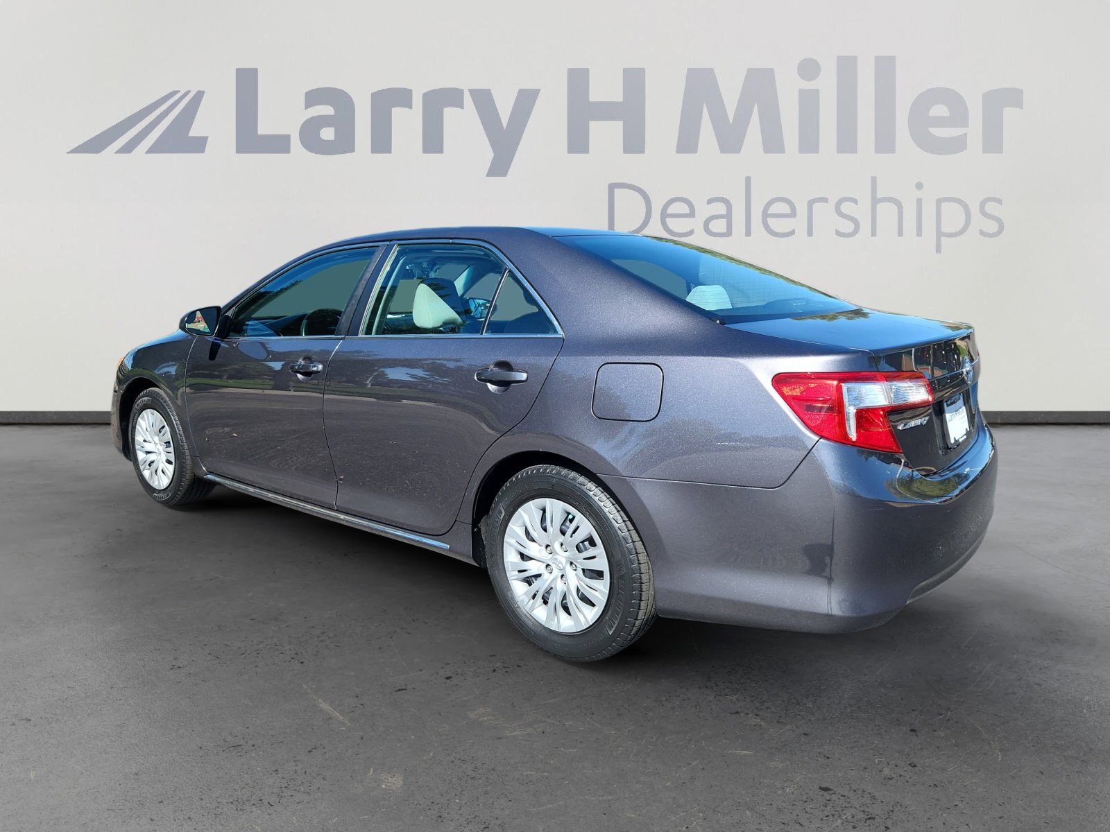 2014 Toyota Camry L photo 3