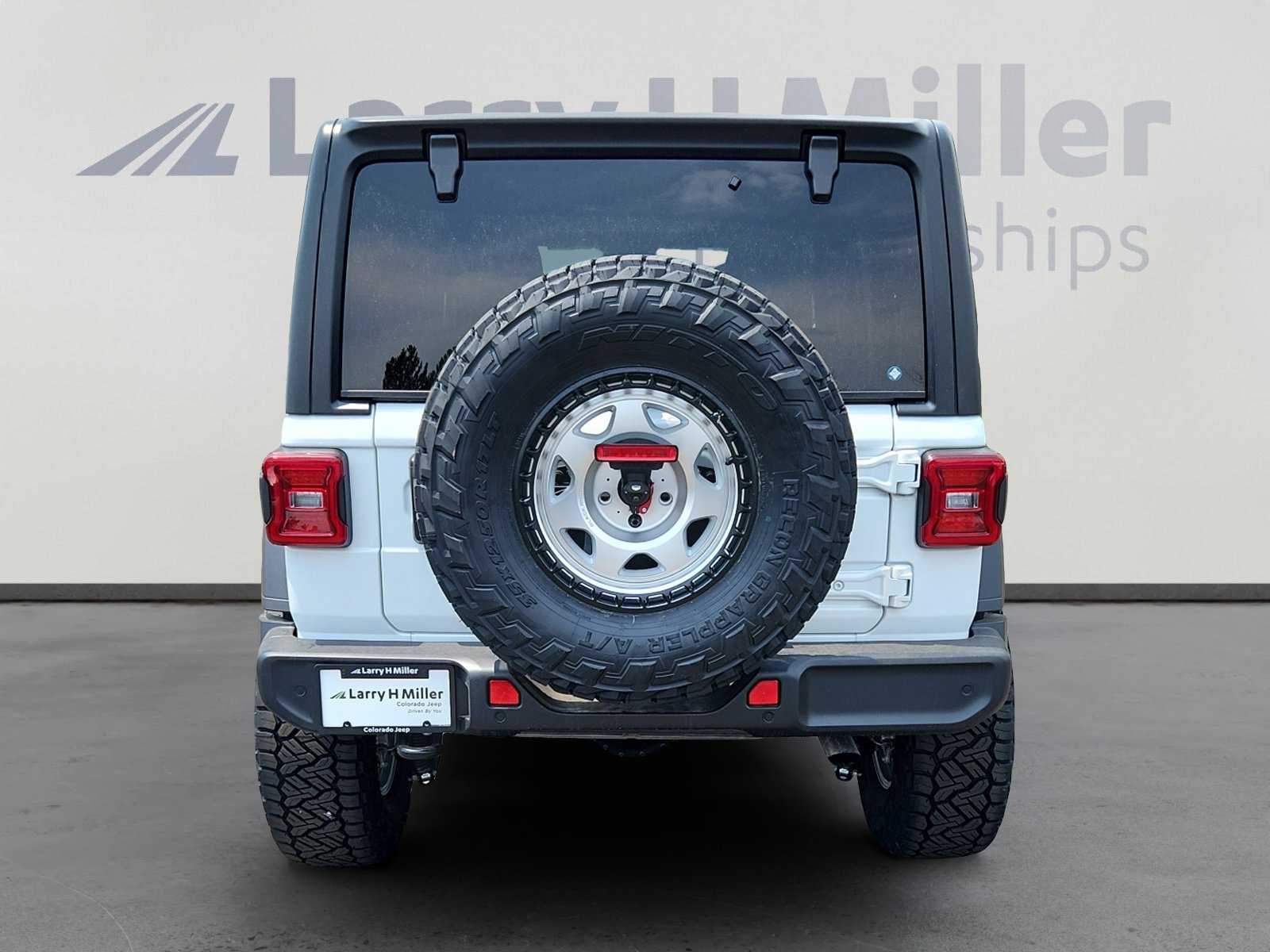 2025 Jeep Wrangler Sport S photo 4