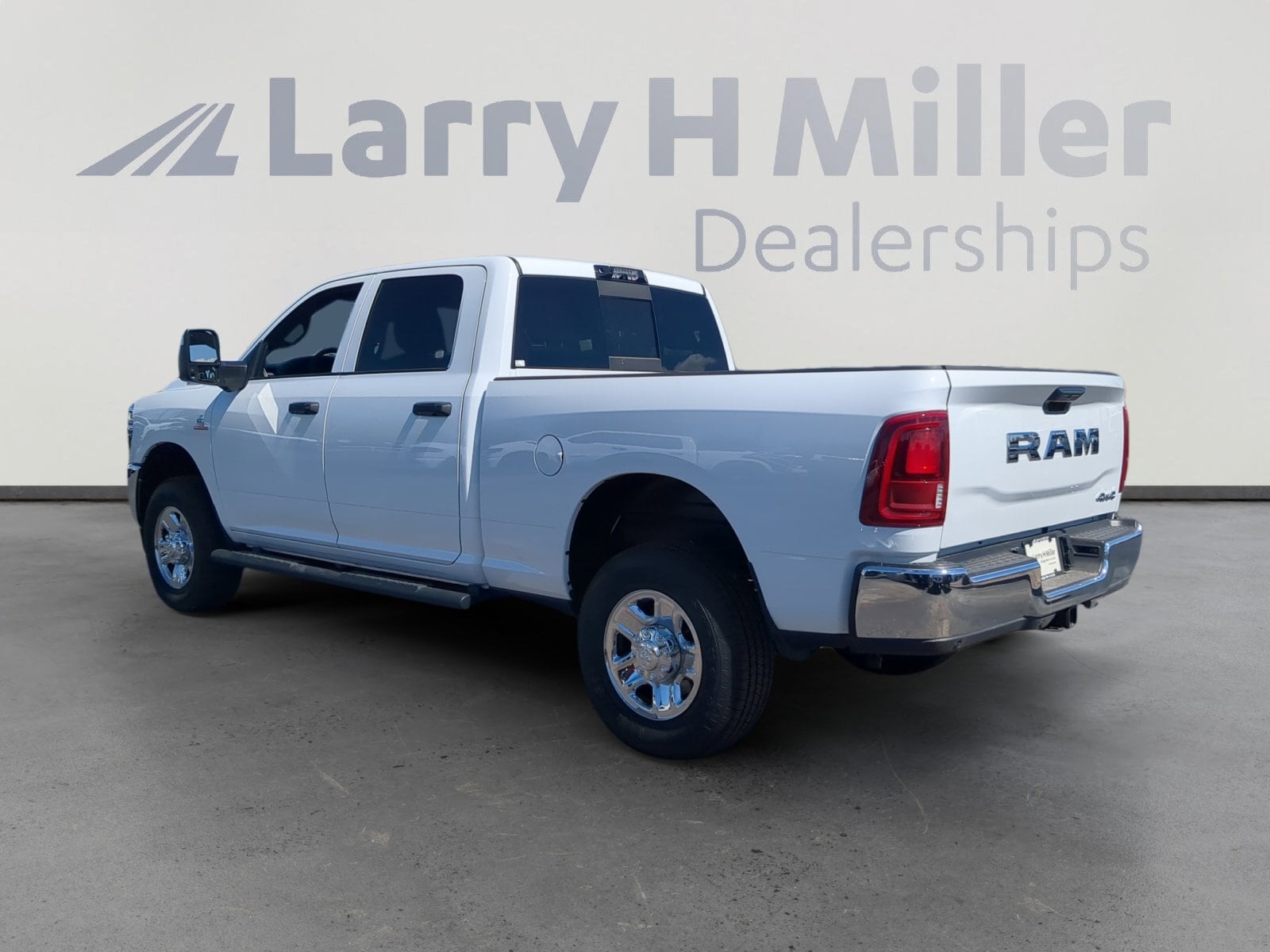 2025 RAM 2500 Tradesman - Photo 3