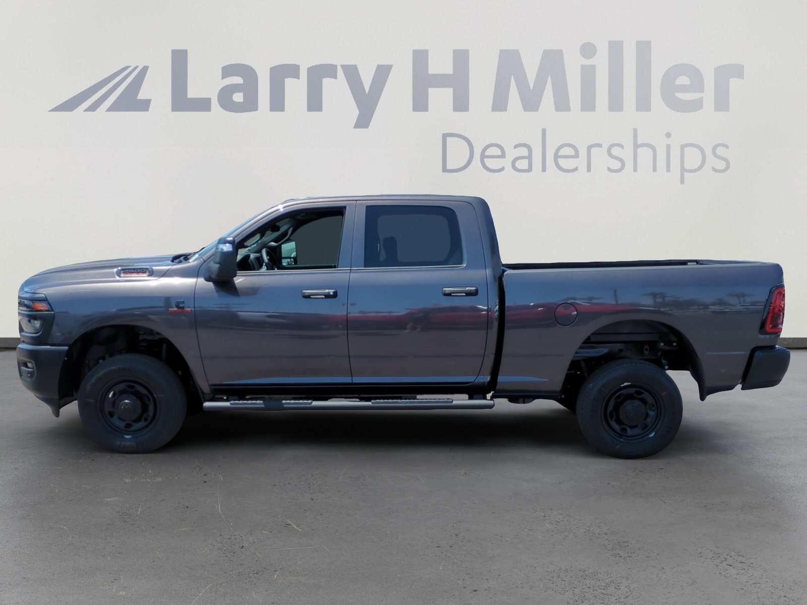 2025 Ram 2500 Tradesman photo 2