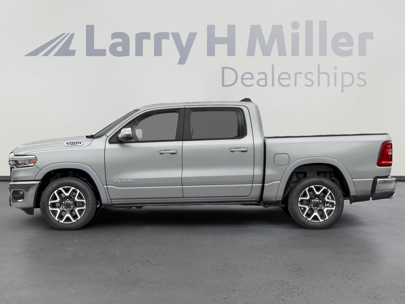 2026 Ram 1500 Laramie photo 3