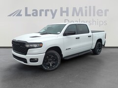 2026 Ram 1500 EXPRESS CREW CAB 4X4 5'7 BOX Pickup