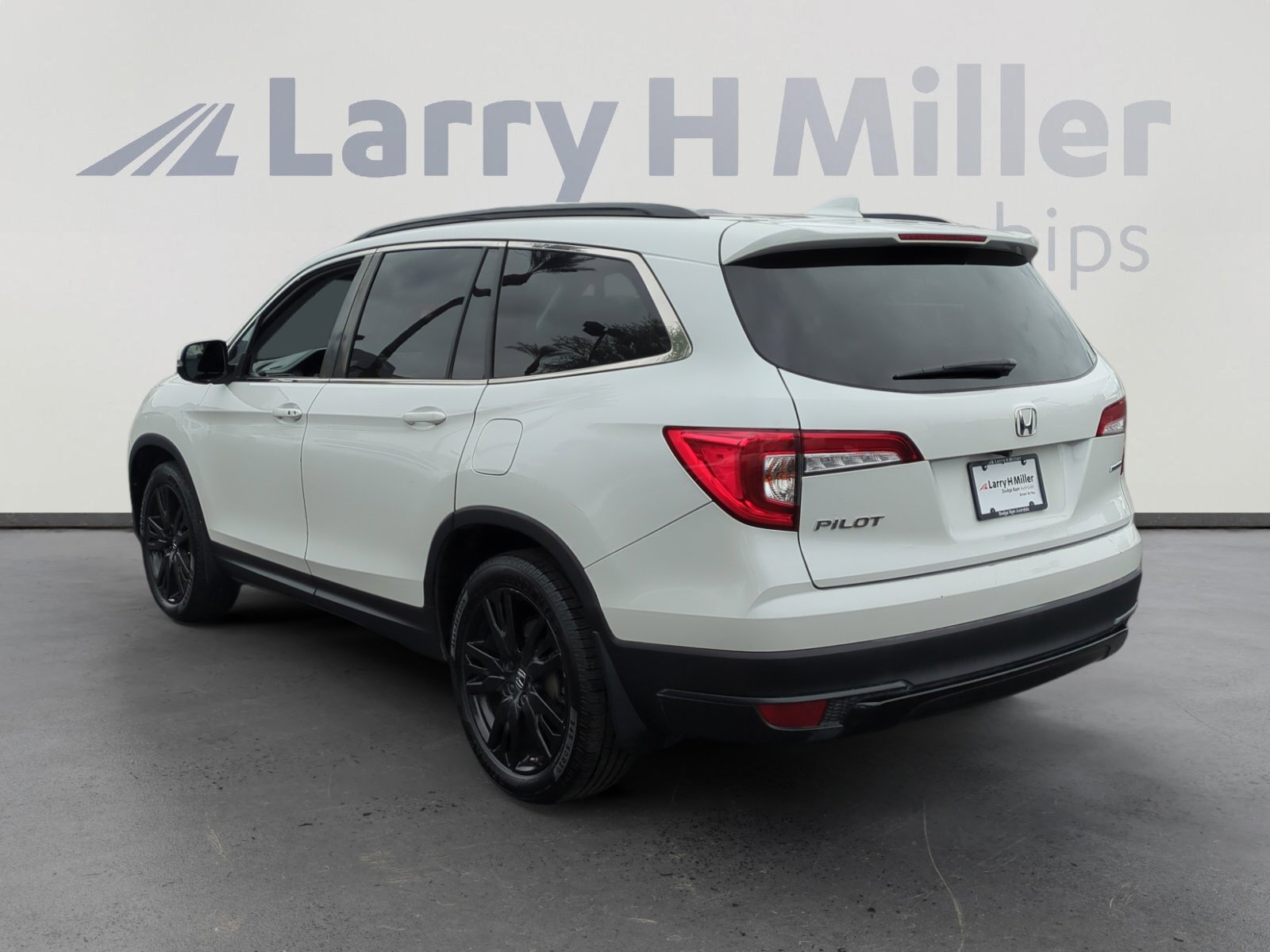 2021 Honda Pilot Special Edition photo 2