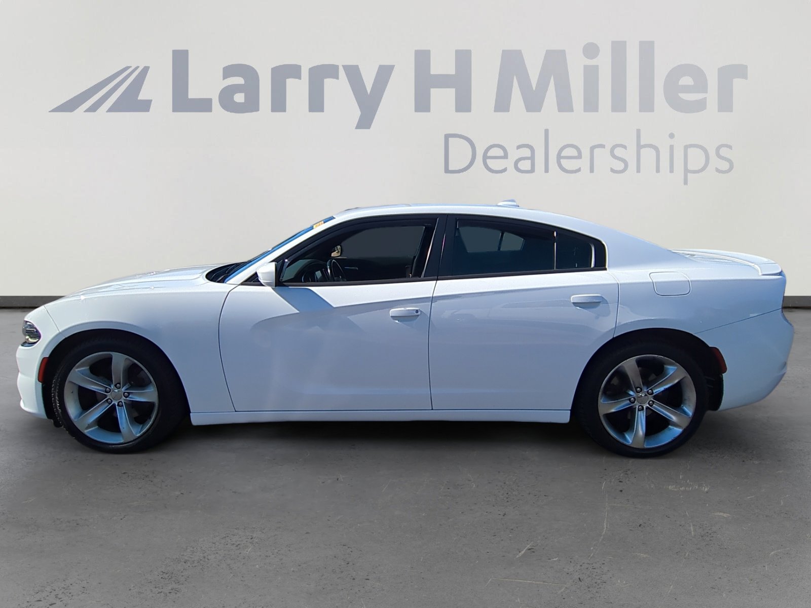 2016 Dodge Charger R/T photo 2
