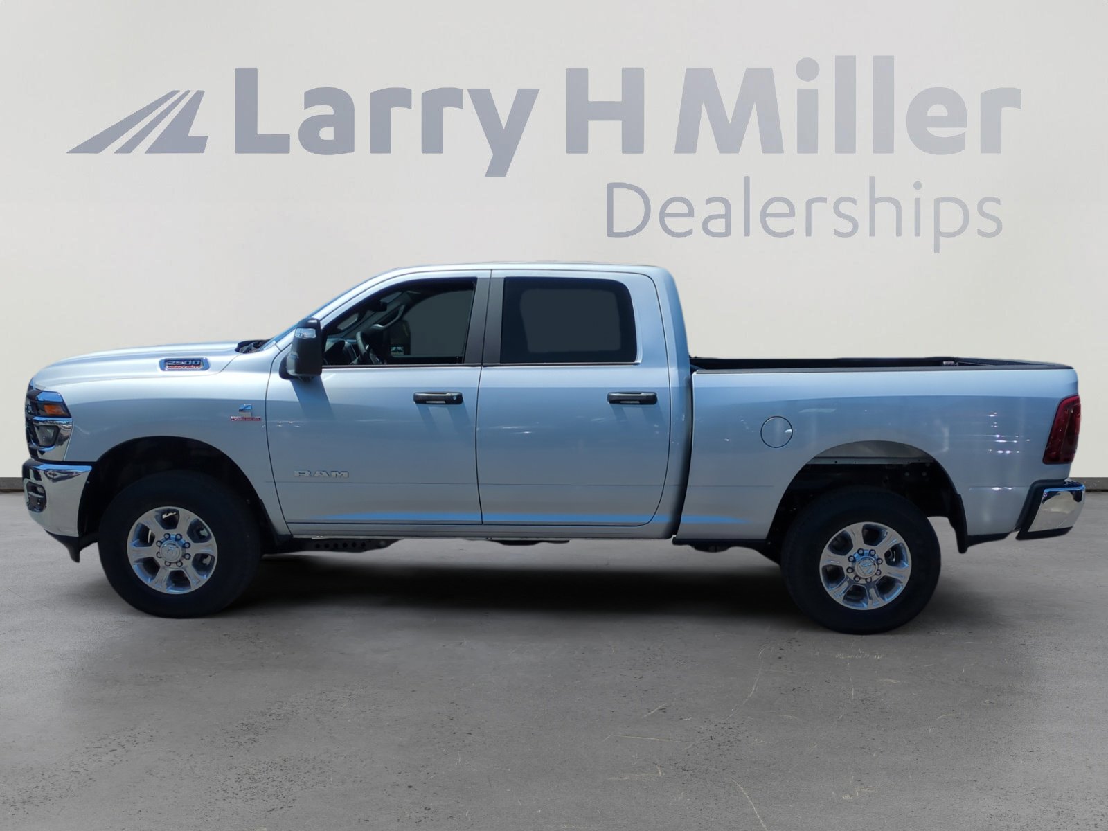 2025 Ram 2500 Big Horn photo 2