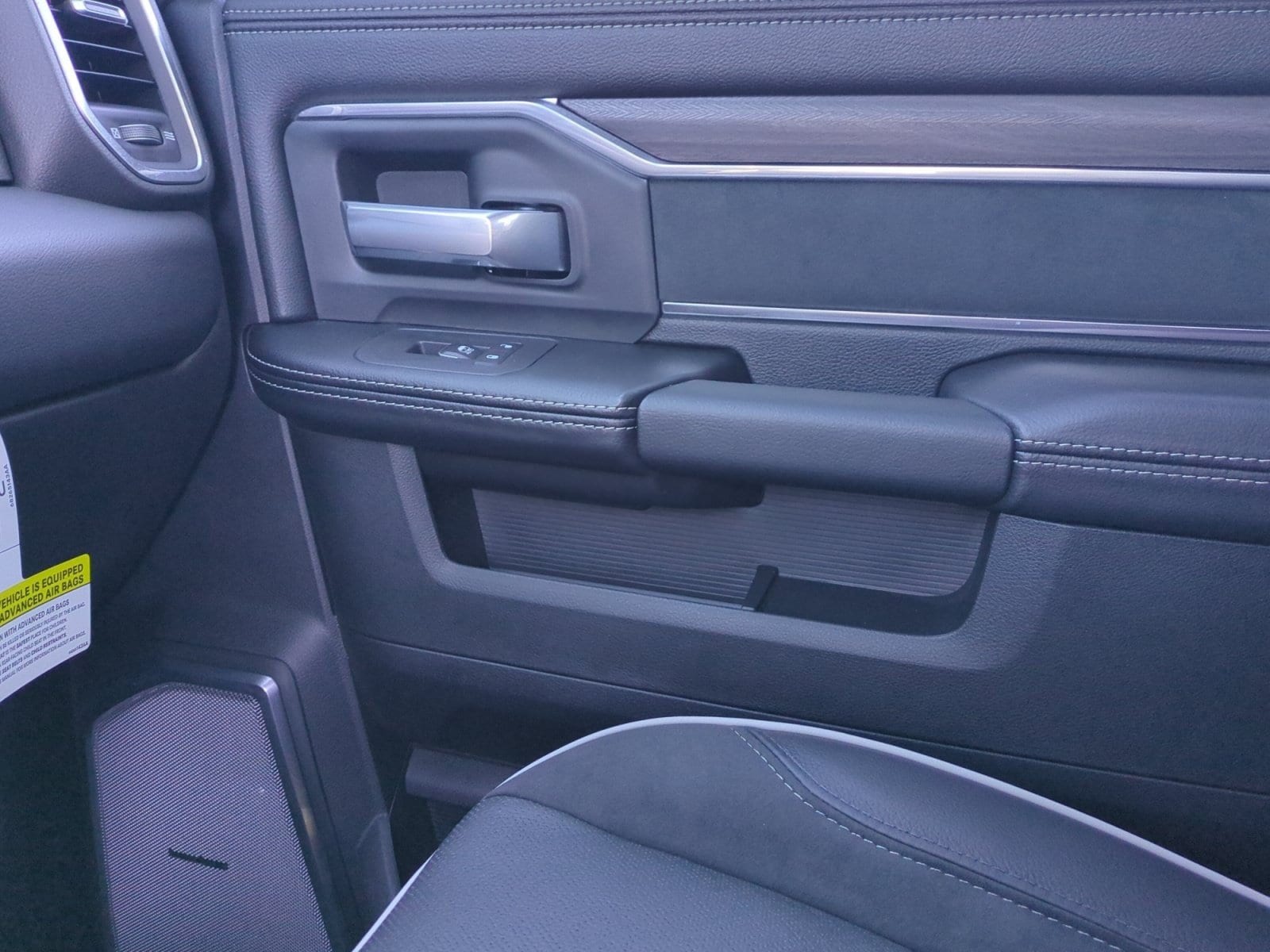 2026 RAM 2500 Laramie - Photo 17
