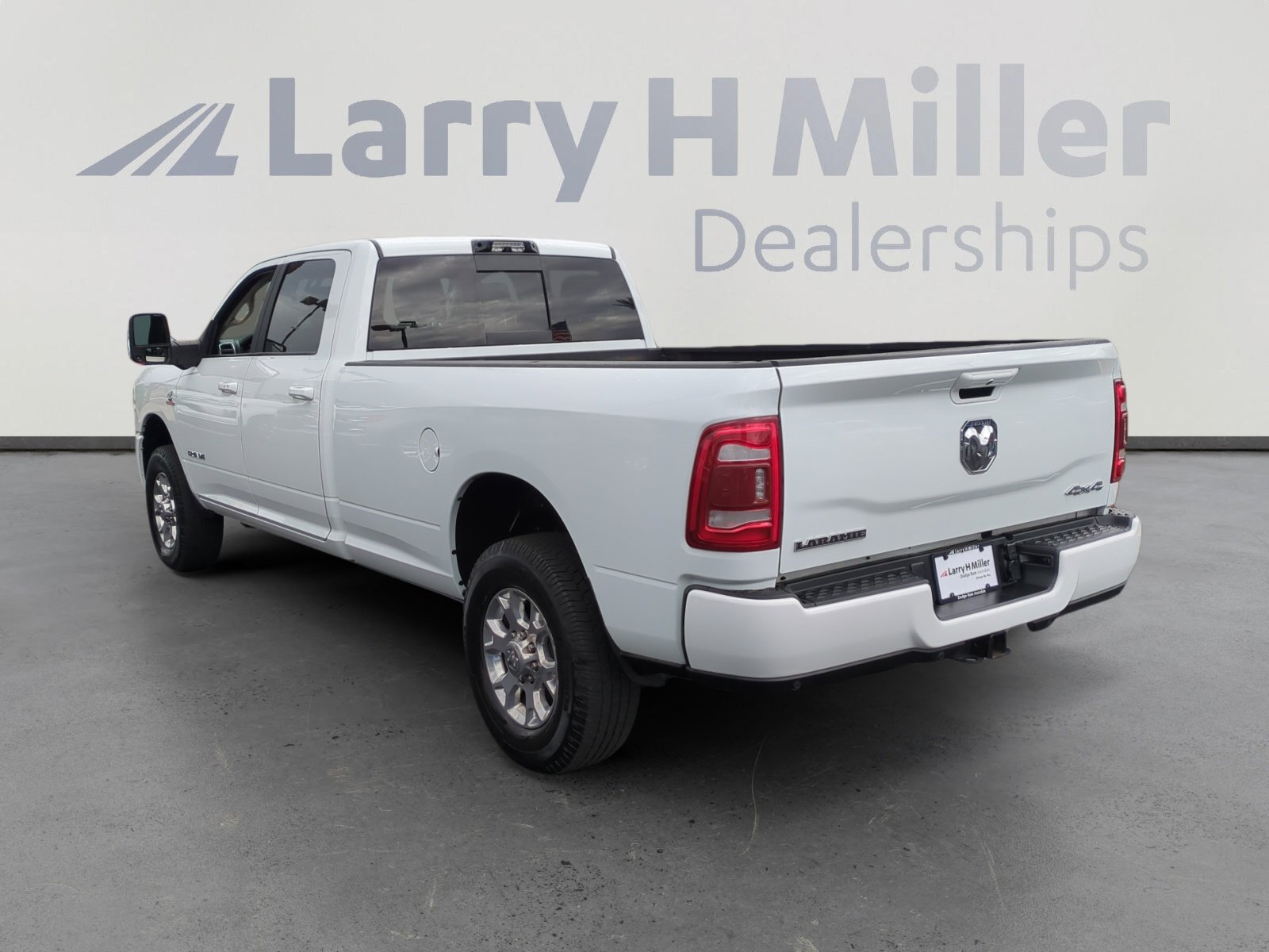 2024 Ram 3500 Laramie photo 3