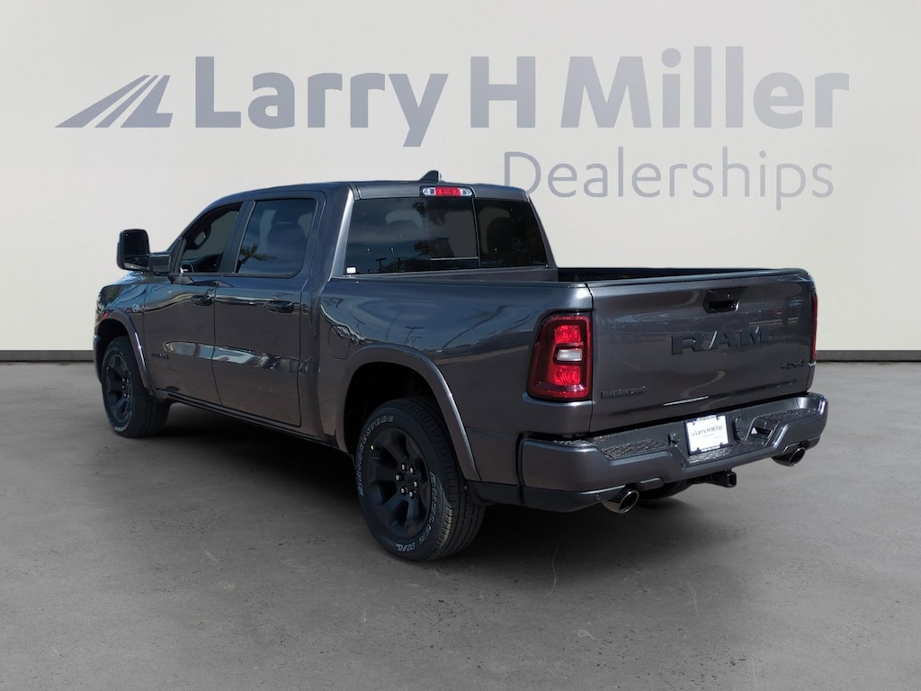 New 2026 Ram 1500 BIG HORN CREW CAB 4X4 5'7 BOX Pickup